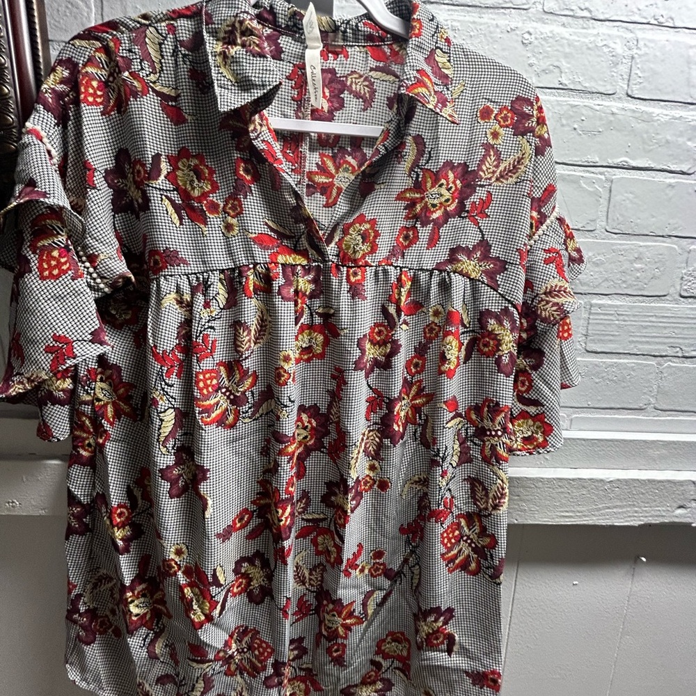 Floral Patterned Blouse with Ruffle Sleeves - Picture 2 of 2
